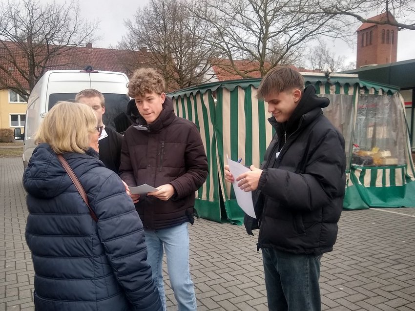 Schulaktion auf dem Markt in der Dodesheide